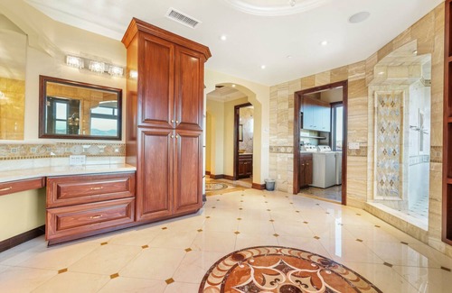 Escondido House | Stunning Hilltop Mansion Perfect for Weddings and Family Gatherings