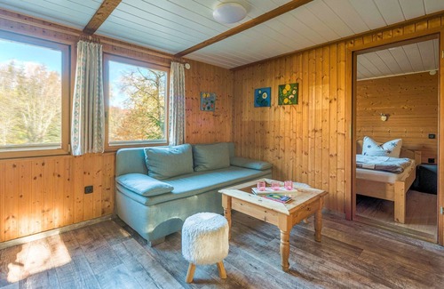 Guentersberge House | Stunning Holiday Home in Güntersberge near Lake