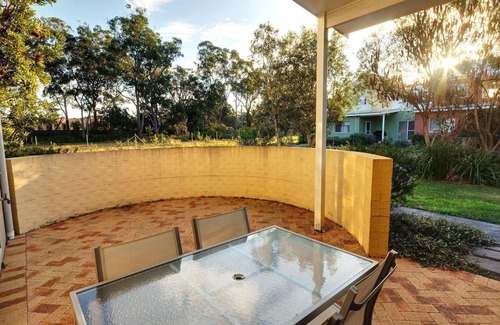 Tea Gardens House | Stunning Holiday Townhouse
