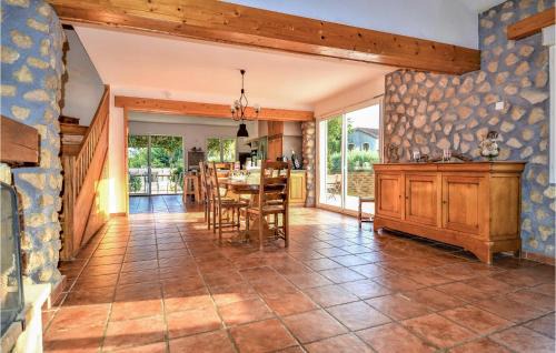 Saint-Martin-de-Crau House | Stunning Home In Saint Martin De Crau