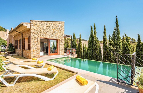 Mancor de la Vall House | Stunning home in Mancor de la Vall
