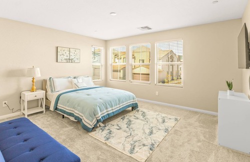 Las Vegas House | Stunning Home in a Calm Family-Friendly Community