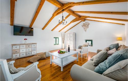 Bicici House | Stunning Home In Bicici With Sauna