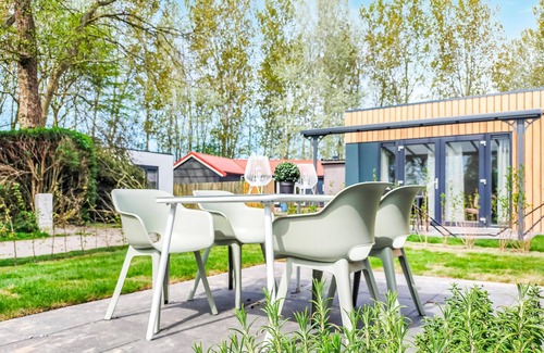Heinkenszand House | Stunning home in Heinkenszand with WiFi
