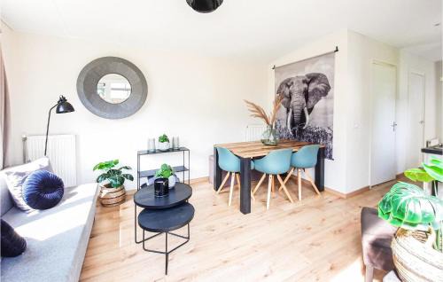 Heinkenszand House | Stunning Home In Heinkenszand With Wifi