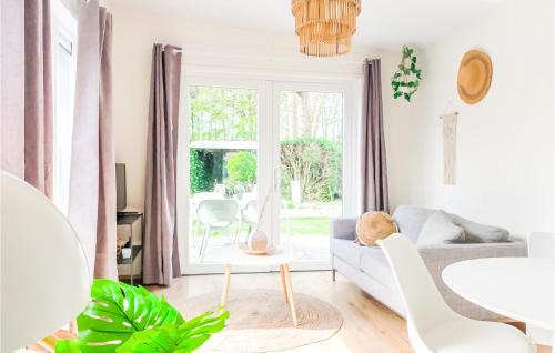 Heinkenszand House | Stunning Home In Heinkenszand With Wifi