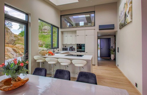 Lyngdal House | Stunning home in Lyngdal with kitchen