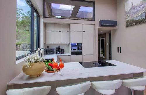 Lyngdal House | Stunning home in Lyngdal with kitchen