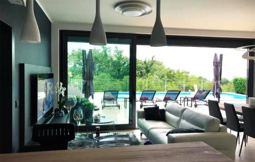 Marsici House | Stunning Home In Malinska
