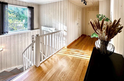 Mandal House | Stunning home in Mandal with house sea view