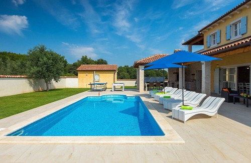 Pavicini House | Stunning home in Marcana