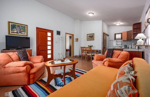 Muntic House | Stunning home in Muntic