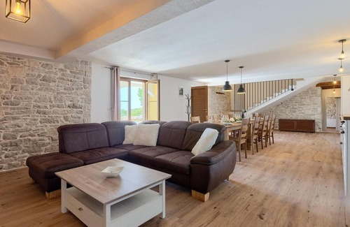 Sveti Lovrec House | Stunning home in Porec