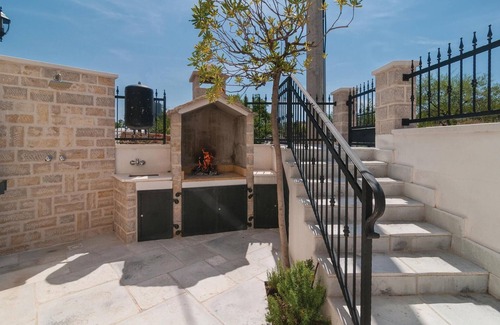 Primosten House | Stunning home in Primosten with kitchen