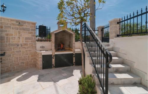 Primosten House | Stunning Home In Primosten With Kitchen