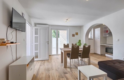Valtura House | Stunning home in Pula