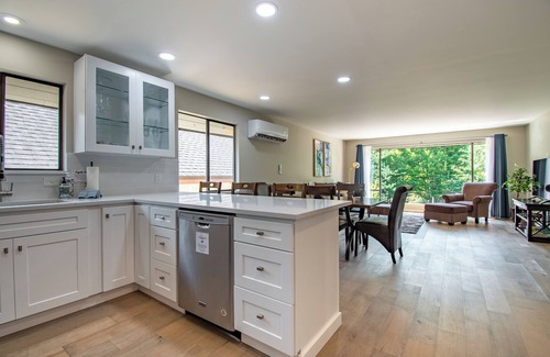 East Queen Anne House | Stunning Home in Queen Anne near Space Needle!