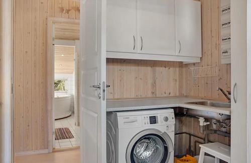 Kramnitse House | Stunning Home In Rødby With Sauna