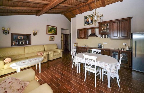 Rukavac House | Stunning home in Rukavac with sauna