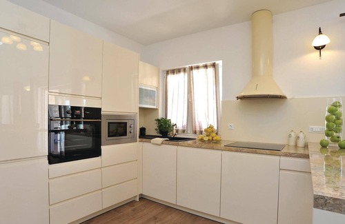 Sibenik House | Stunning home in Sibenik with kitchen