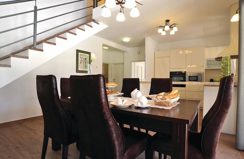 Sibenik House | Stunning home in Sibenik with kitchen