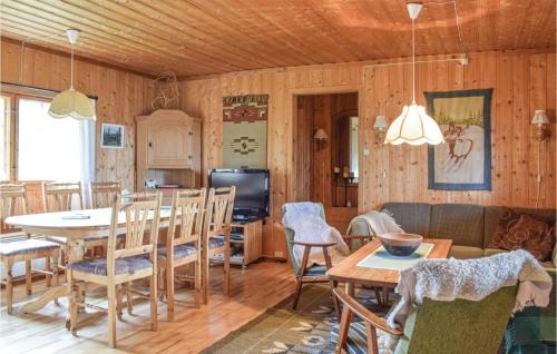 Sjusjoen House | Stunning Home In Sjusjøen With Kitchen