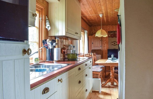Sjusjoen House | Stunning home in Sjusjøen with kitchen