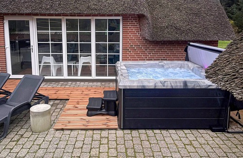 Husby House | Stunning home in Ulfborg with sauna