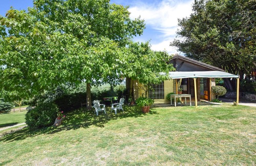Valentano House | Stunning home in Valentano with kitchen