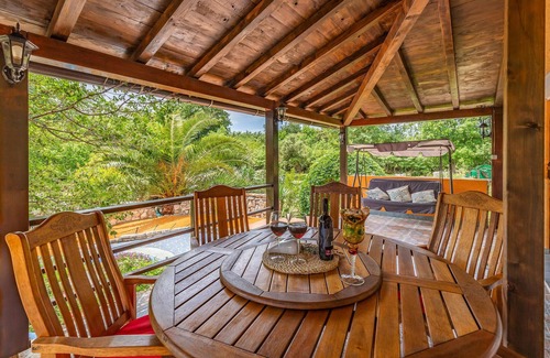 Valtura House | Stunning home in Valtura with WiFi