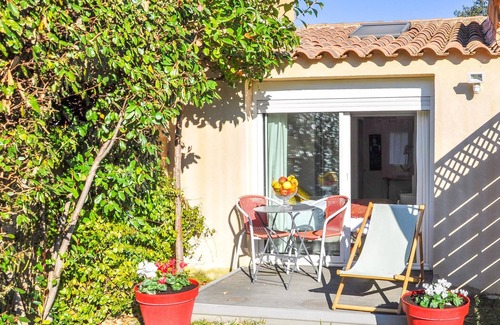 Vedene House | Stunning home in Vedène with WiFi
