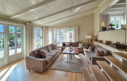 Vikebygd House | Stunning Home In Vikebygd With House A Mountain View
