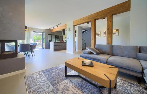 Vrh House | Stunning Home In Vrh With Sauna