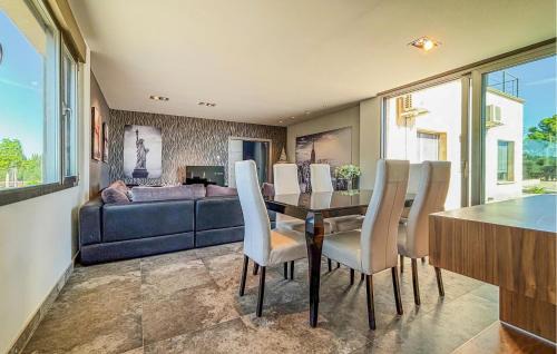 Yecla House | Stunning Home In Yecla With Private Swimming Pool, Can Be Inside Or Outside