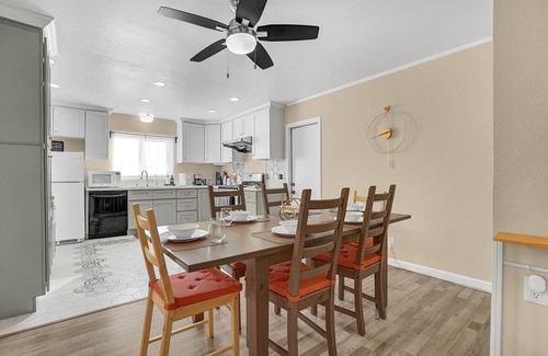 West Covina House | Stunning Home · LA Main Attractions + Disneyland!