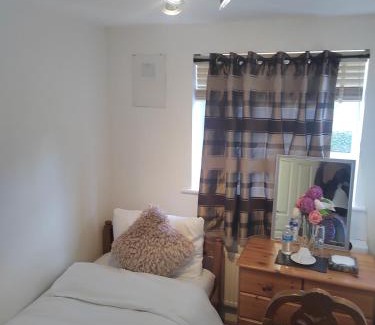 North Woolwich House | Stunning home next to Excel, London City Airport and East London University