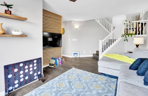 Enterprise Bed & Breakfast | Stunning Home w/Backyard Oasis with Pool, 10 min from Las Vegas Strip
