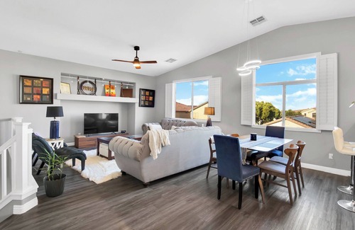Enterprise Bed & Breakfast | Stunning Home w/Backyard Oasis with Pool, 10 min from Las Vegas Strip