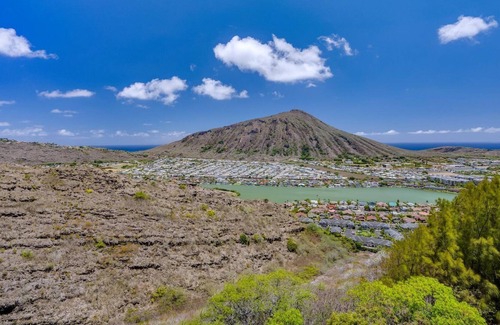 Hawaii Kai House | STUNNING HOME w/ MOUNTAIN AND OCEAN VIEWS - DISCOUNTED SEPT & OCT!