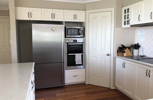 Yallingup Siding House | STUNNING HOME YALLINGUP. BEAUTIFUL SURROUNDINGS. WALK IN AND RELAX