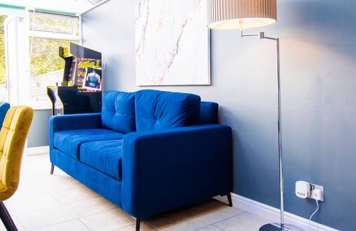 Patchway House | Stunning House Free Parking Games Garden WiFi X-BOX