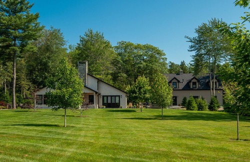Hancock House | Stunning house & setting! Spectacular views. Book now for your preferred dates.
