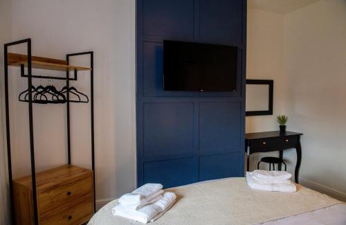 Lincoln House | Stunning House - Sleeps 7 - 5 Mins walk to Lincoln High Street - Parking - Wifi