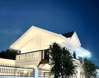 Angeles City Villa | Stunning House with Pool and Best Amenities