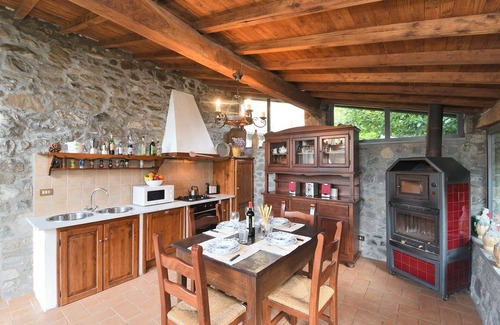Coreglia Antelminelli House | Stunning private villa for 4 guests with private pool, WIFI, TV and pets allowed