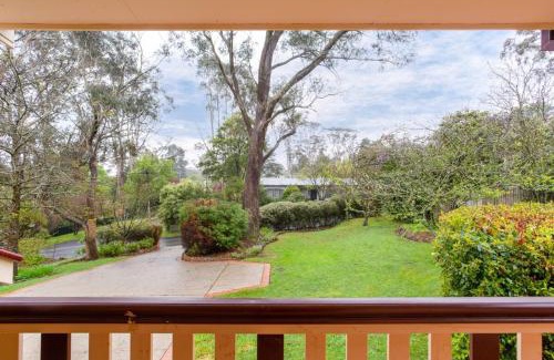 Katoomba House | Stunning Katoomba Home with Lush Garden&Playground