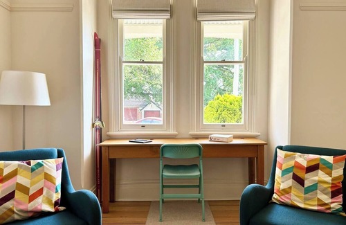 Bathurst House | Stunning Keppel St. Federation Cottage