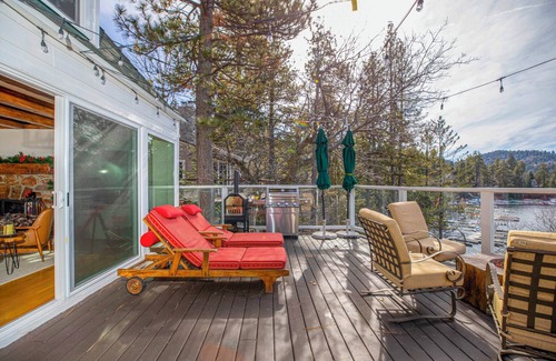 Cedar Glen Cottage | Stunning Lake Views To Die For On Lake Arrowhead