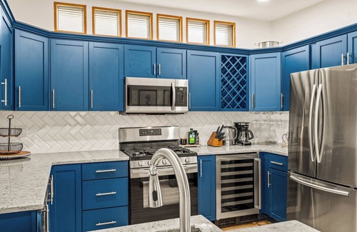 Bay View House | Stunning Lake View and City Skyline View Property in Bay View Milwaukee