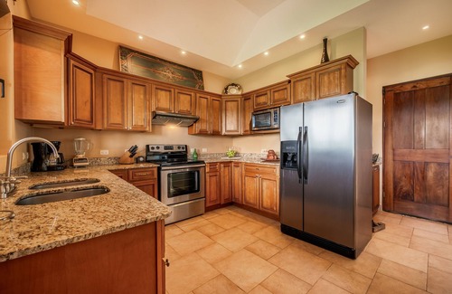 Tronadora House | Stunning Lake View Duplex with a Hot tub, WIFI, & Dog Friendly